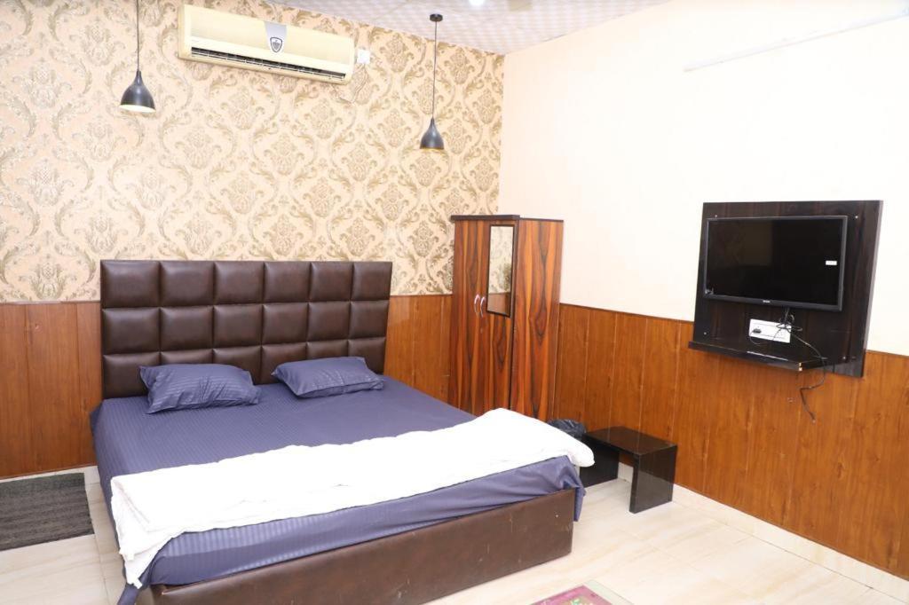 Hotel Aashirvad Faridabad Εξωτερικό φωτογραφία