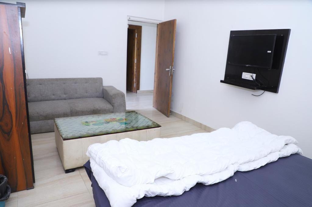 Hotel Aashirvad Faridabad Εξωτερικό φωτογραφία