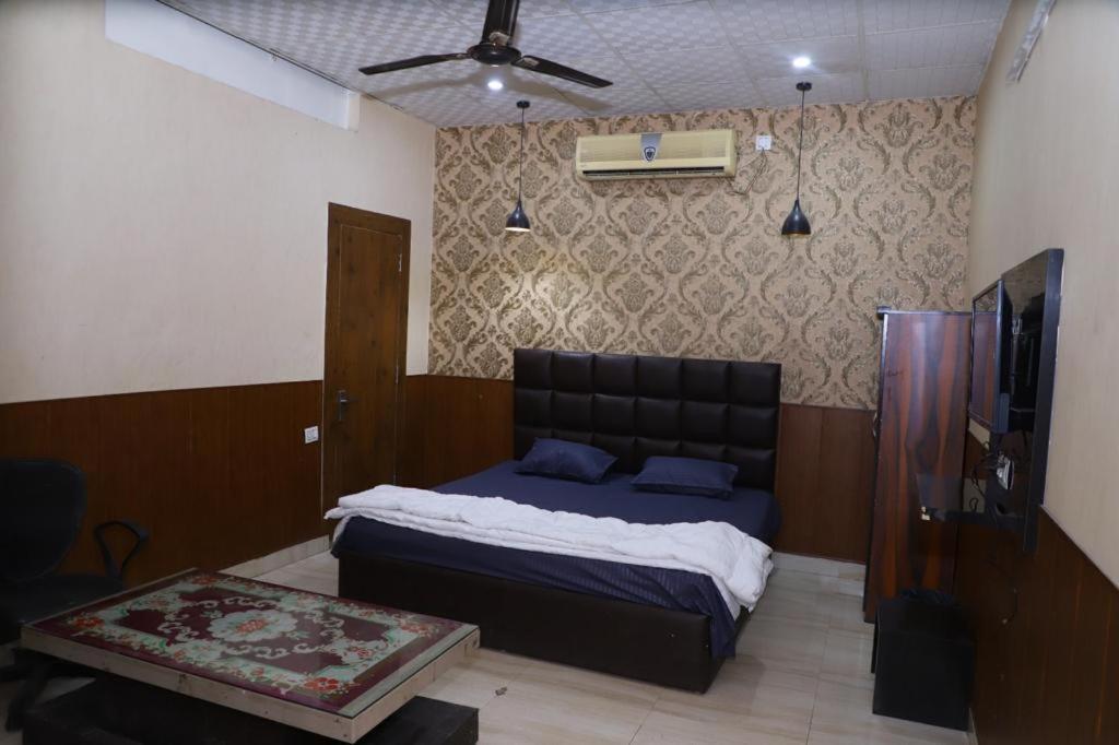 Hotel Aashirvad Faridabad Εξωτερικό φωτογραφία