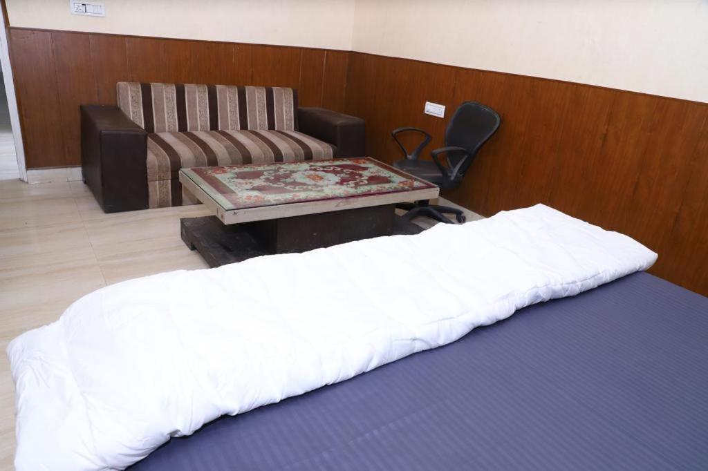 Hotel Aashirvad Faridabad Εξωτερικό φωτογραφία