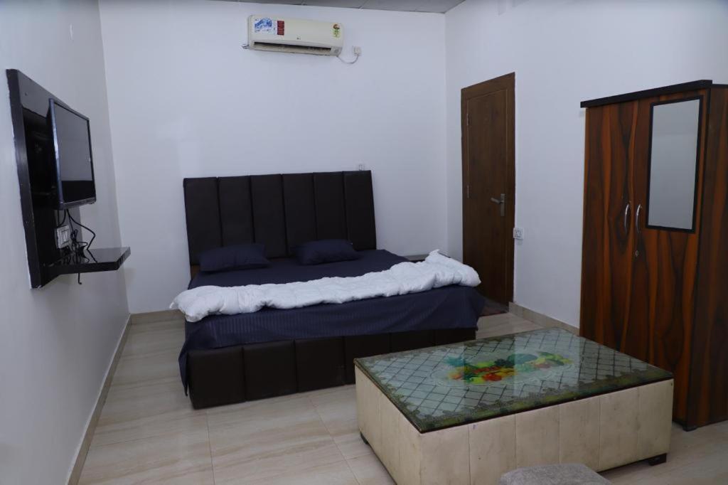 Hotel Aashirvad Faridabad Εξωτερικό φωτογραφία